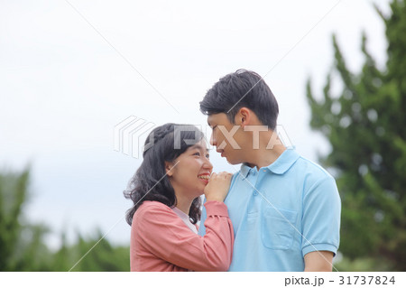 カップル 31737824