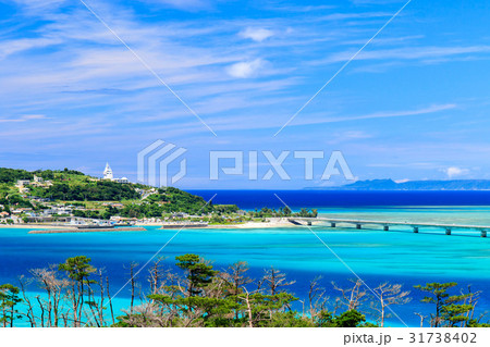 沖縄県 古宇利島 古宇利大橋 運天森園地 沖縄県 古宇利島 古宇利大橋 運天森園地 31738402