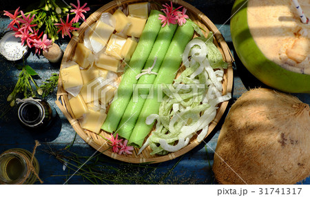 product from coconut 31741317