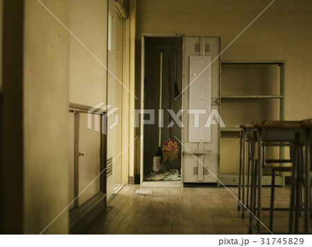 学校 教室 ノスタルジー 掃除の写真素材 [31745829] - PIXTA