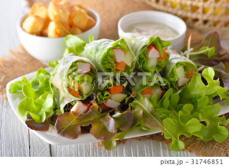 Salad roll  for healthy 31746851