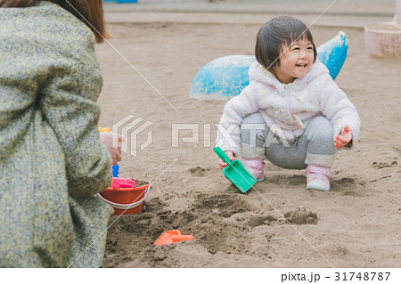 play at the park 1 year old play at the park 1 year old 31748787