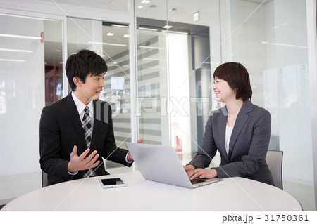 会社 OJT 打合せ 保険関連 会社 OJT 打合せ 保険関連 31750361