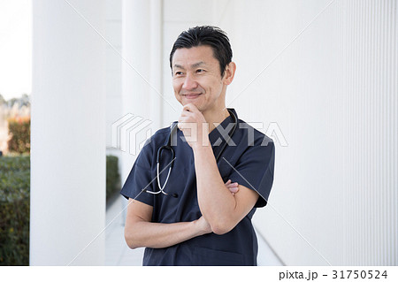 医師ポートレート　 31750524