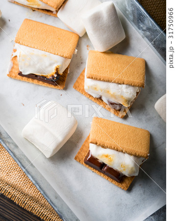 Home made smore marshmallow treat for kids Home made smore marshmallow treat for kids 31750966