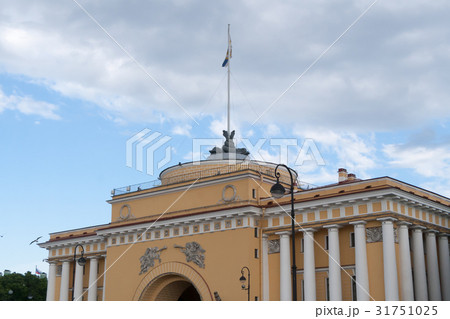 The Admiralty building in St. Petersburg, Russia. 31751025