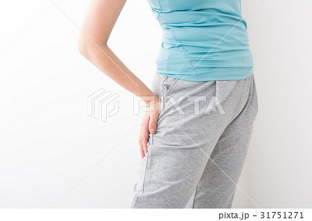 腰回りが気になる女性 31751271