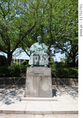 西村捨三像　天保山 31752701