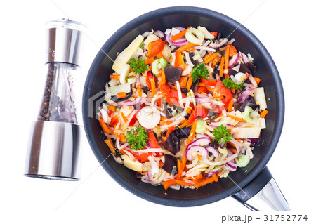 Fried mixed vegetables with mushroom mun, bamboo 31752774