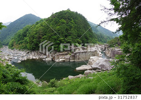信州　木曽路の景勝　寝覚の床（超広角横）　木曽川に侵食された奇岩がならぶ　浦島太郎伝説も残る 31752837
