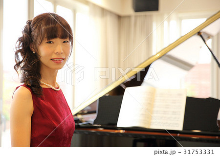 ファッショントレンド トップ100 日本 女性 ピアニスト
