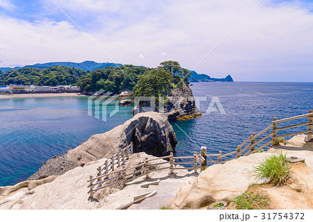 【静岡県】西伊豆堂ヶ島の海岸線 31754372