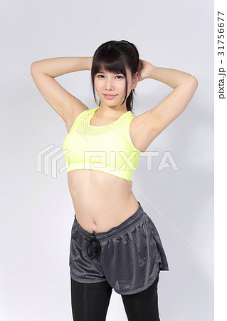若い女性　フィットネスイメージ 31756677
