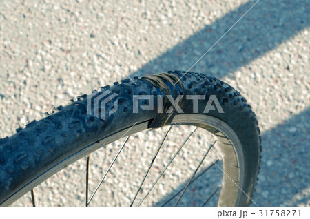 Bicycle, wheel, repair the puncture, tire, lowered Bicycle, wheel, repair the puncture, tire, lowered 31758271