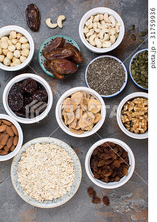 Ingredients for homemade granola on the grey 31759936