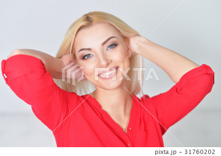 beautiful woman posing beautiful woman posing 31760202