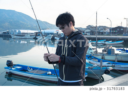 海釣り　釣り人 31763183