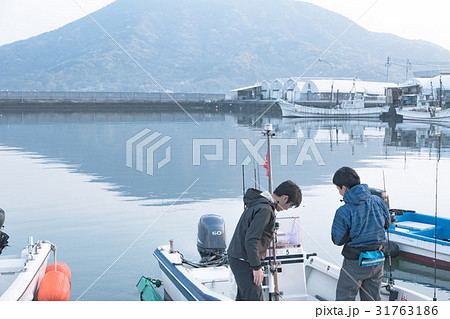 海釣り　釣り人 31763186