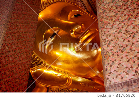 Reclining Buddha gold statue , Bangkok 31765920