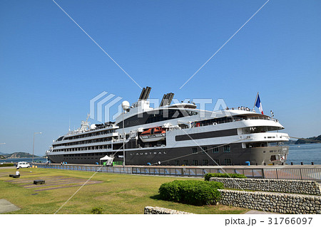 玉野・宇野港の客船（L'Austra） 31766097