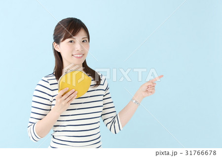 女性・ブルーバック 女性・ブルーバック 31766678
