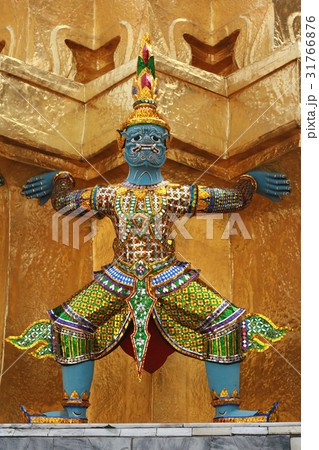 Statue on Grand Palace Statue on Grand Palace 31766876