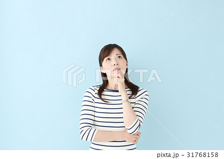 女性・ブルーバック 女性・ブルーバック 31768158