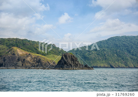 Rocks, sea and blue sky, paradise, Thailand 31769260