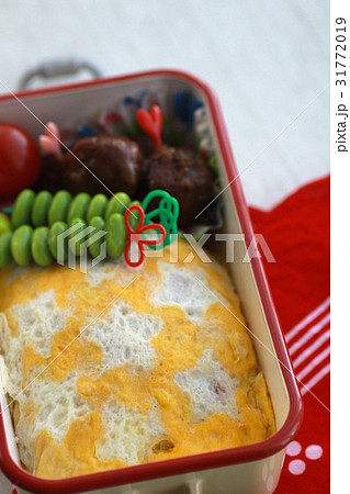 星柄に作ったオムライス弁当　女の子弁当 31772019