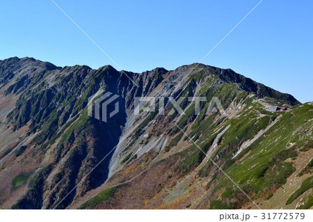 間ノ岳と稜線-3 31772579