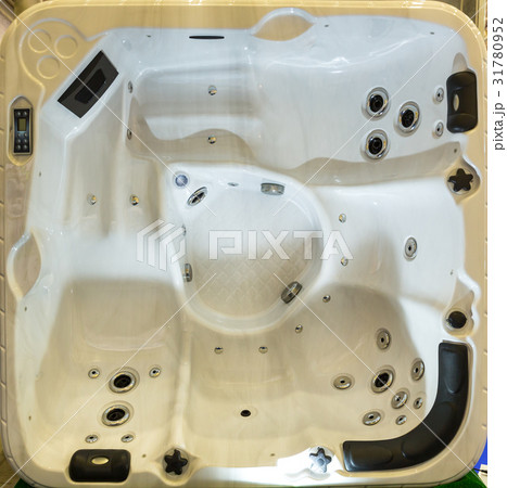 Jacuzzi top view, hot tub, luxury bath 31780952