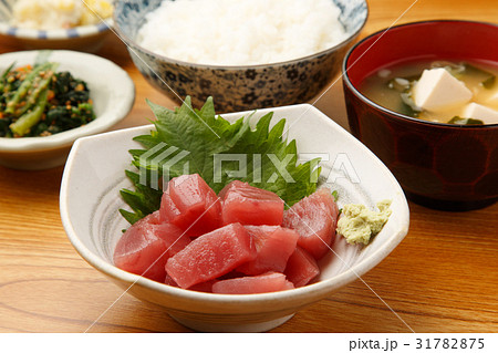 マグロのブツの定食 31782875
