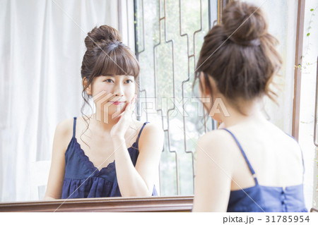 ビューティーイメージ　若い女性 31785954