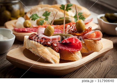 Spanish cuisine. Spanish cuisine. 31790640