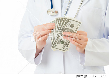 asian woman doctor counting money bribery 31790738