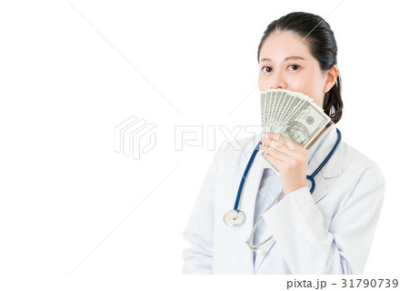 asian woman doctor chuckle snicker take money 31790739