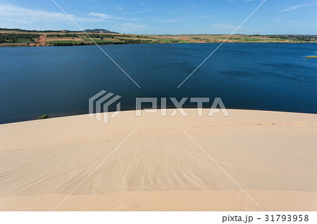 white sand dune desert in Mui Ne, Vietnam white sand dune desert in Mui Ne, Vietnam 31793958
