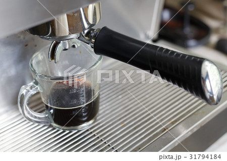 coffee making process from coffee machine 31794184