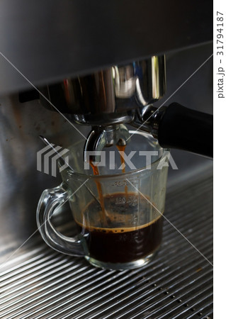 coffee making process from coffee machine coffee making process from coffee machine 31794187