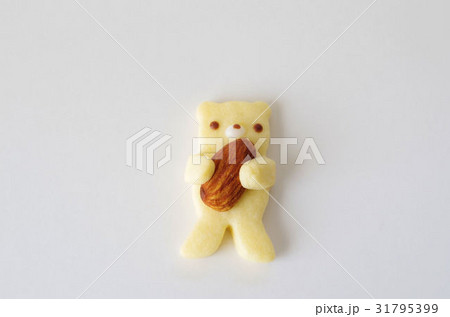 アーモンド抱っこクマクッキー アーモンド抱っこクマクッキー 31795399