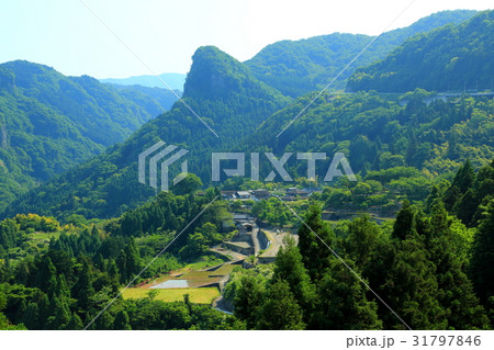 九州 人気 おすすめ 観光地 大分県 宇佐市 院内町 西椎屋の景 宇佐のマチュピチュの写真素材