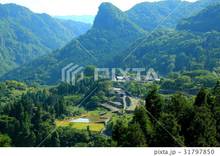 九州 人気 おすすめ 観光地 大分県 宇佐市 院内町 西椎屋の景 宇佐のマチュピチュの写真素材
