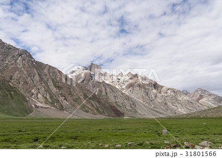 Zanskar landscape view with Himalaya mountains  31801566