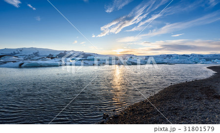 view of icebergs in glacier lagoon, Iceland 31801579