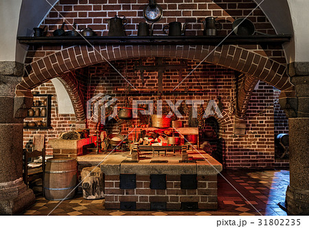 Old traditional castle kitchen 31802235