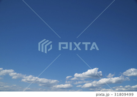 背景用　空と雲　青空 31809499