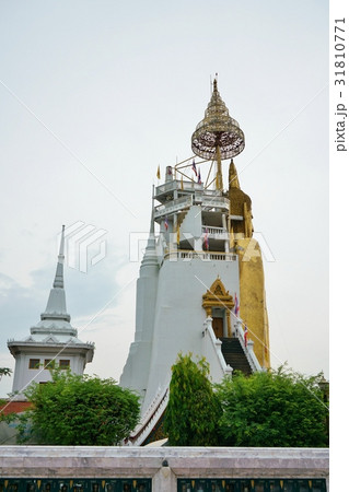 タイ国バンコク、ワット・イントラウィハーン、巨大仏 31810771