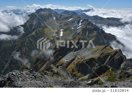 剱岳山頂付近から見た劒沢、立山方面 剱岳山頂付近から見た劒沢、立山方面 31810854