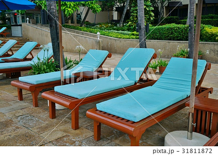 Beachchairs, Pool, Hotel(ホテル、プール、ビーチチェア) Beachchairs, Pool, Hotel(ホテル、プール、ビーチチェア) 31811872