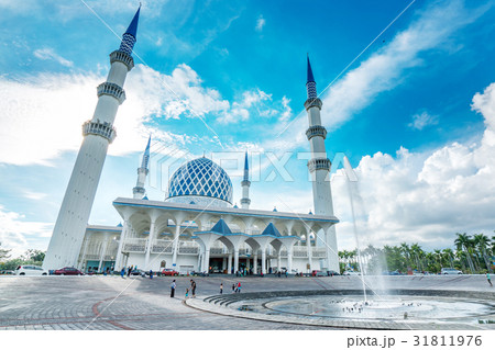 Shah Alam Mosque at Selangor, Malaysia Shah Alam Mosque at Selangor, Malaysia 31811976